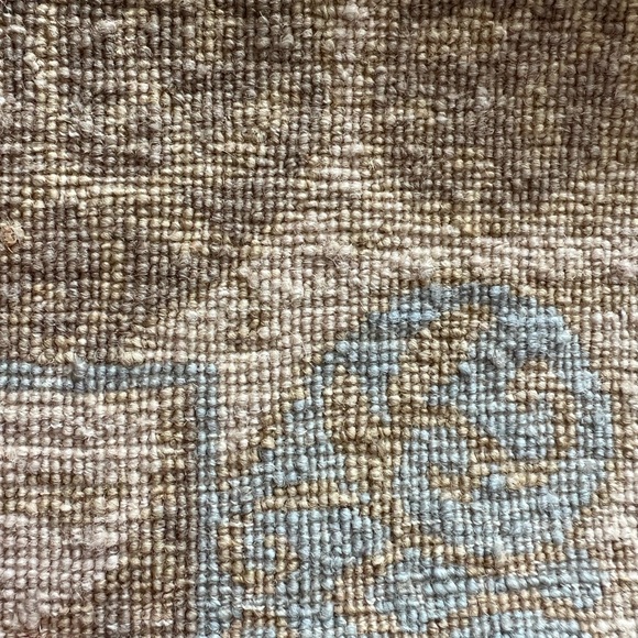 NEW Hand Knotted Wool Rug - Picture 3 of 3